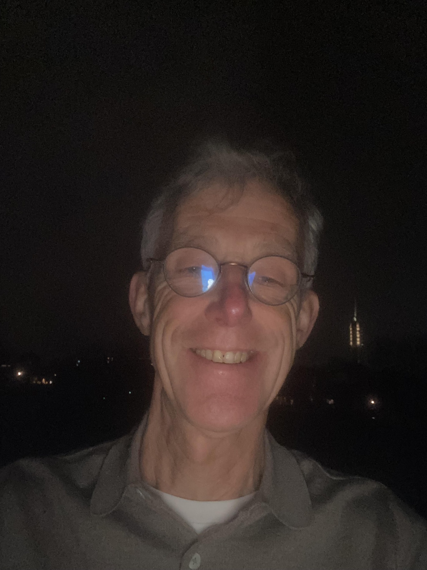 foto Rudi met toren.jpg